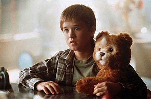 I forgot about the little bear in this film. Now I'm sad.